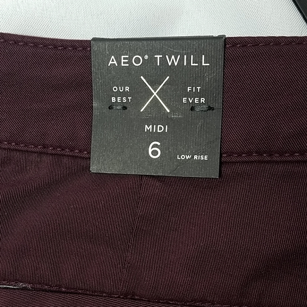 American Eagle Outfitters Midi Low Rise Shorts - Picture 6 of 8